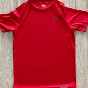 UNDER ARMOUR TECH TSHIRT